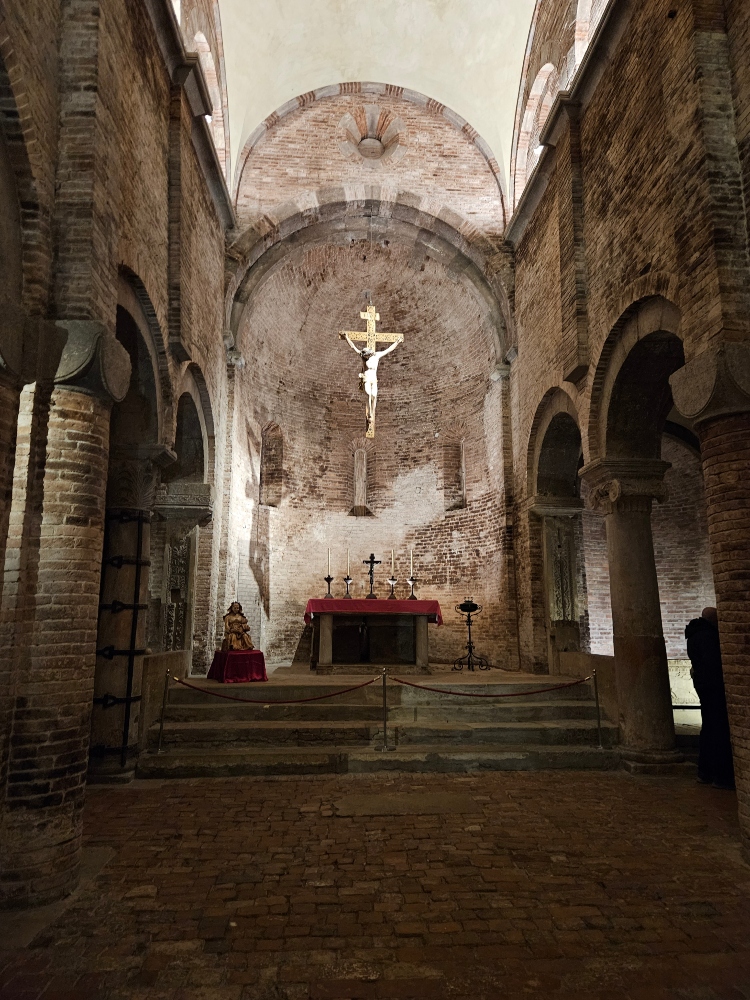 San Stefano interior