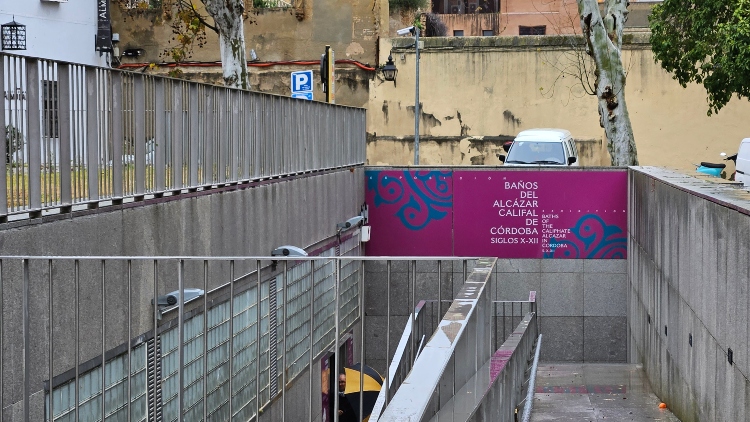 Baños del Alcázar califal