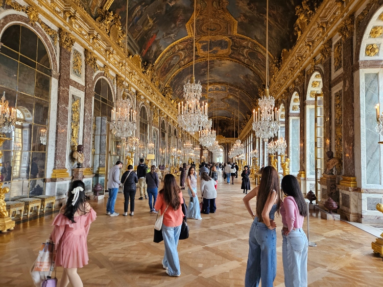 Galería de los espejos