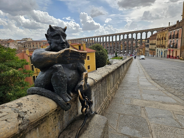Estatua del Diablo del Selfie