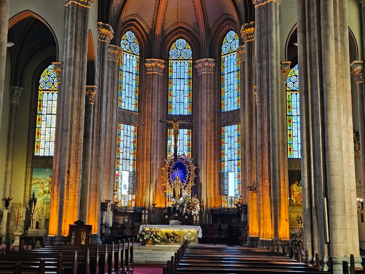 Iglesia de San Antonio de Padua interior