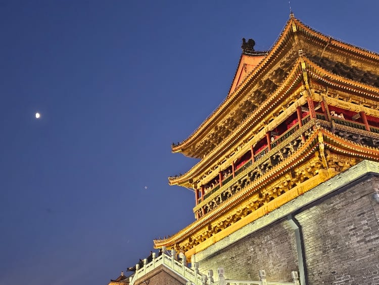 Torre del tambor Xi'an de noche